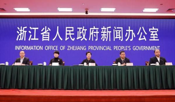 杭州上城病例存在销售国外进口服装的情况，毒株与国外上传序列高度同源。