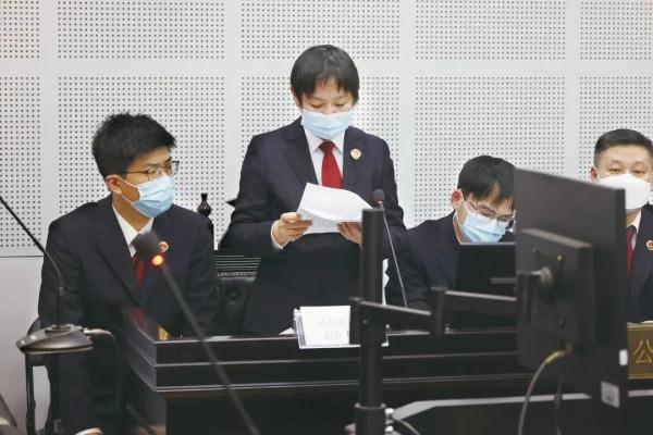 “谁给我办的电话卡？”