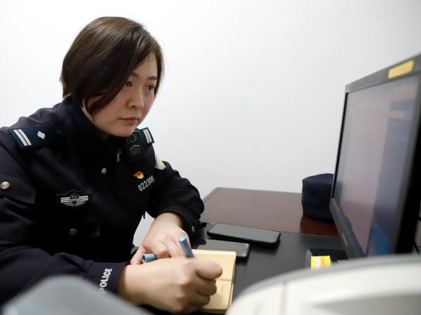 耐心、细心、暖心的“警察妈妈”