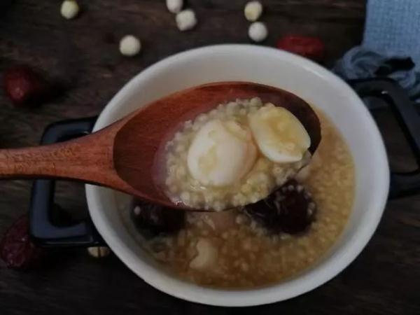 失眠最怕这粥，一碗不到2元，早晚喝点，安神助眠，睡眠越来越好