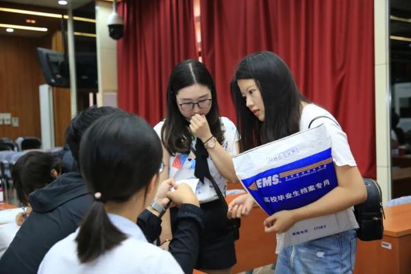 这个失聪女孩，一路考入清华读博！