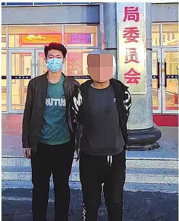 大庆这个贼行窃后，把自己的袜子扔在了受害人家的垃圾桶里……