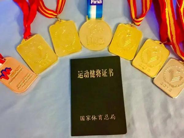 游泳冠军退役后成为女水警，参与研发“水上救生机器人”！