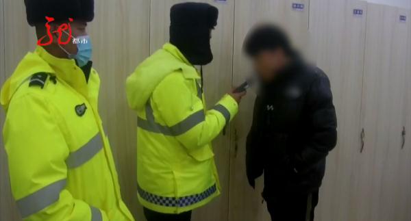 男子被怀疑酒驾，竟让蛋黄派、酒精糖背锅……
