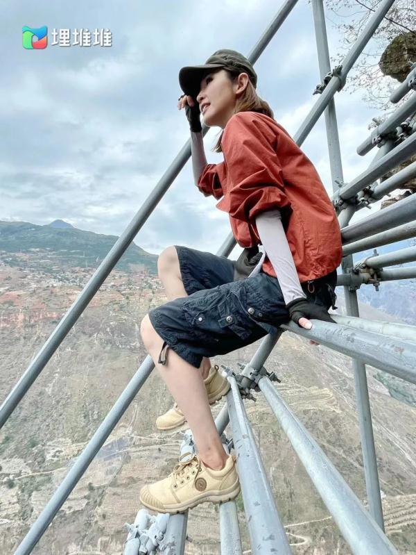 香港知名主持人最近走访了广州,还有一个新身份 香港知名主持人最近走访了广州,还有一个新身份