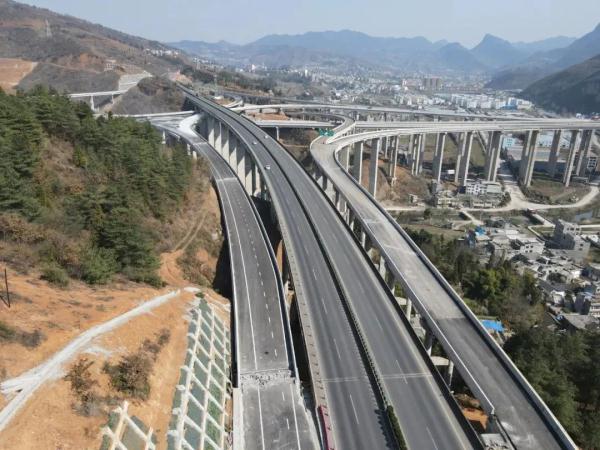 来了!贵州这条高速预计下月通车,全长98公里,途经这些县市 来了!贵州这条高速预计下月通车,全长98公里,途经这些县市