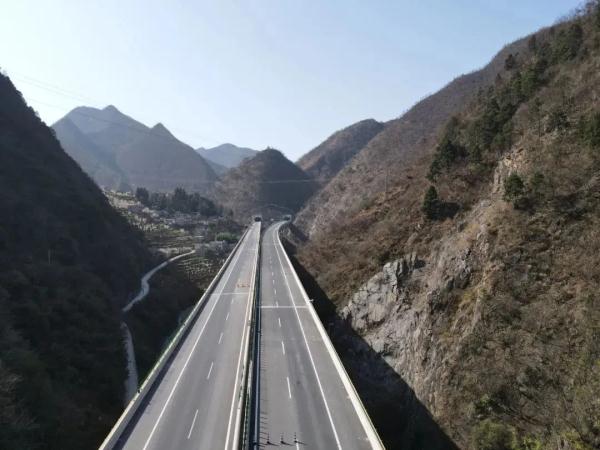 来了!贵州这条高速预计下月通车,全长98公里,途经这些县市 来了!贵州这条高速预计下月通车,全长98公里,途经这些县市