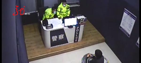 男子被怀疑酒驾，竟让蛋黄派、酒精糖背锅……