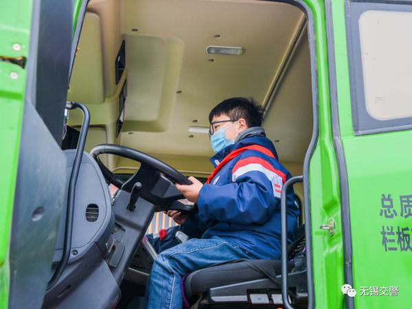 务必重视！这个区域很危险！请远离！