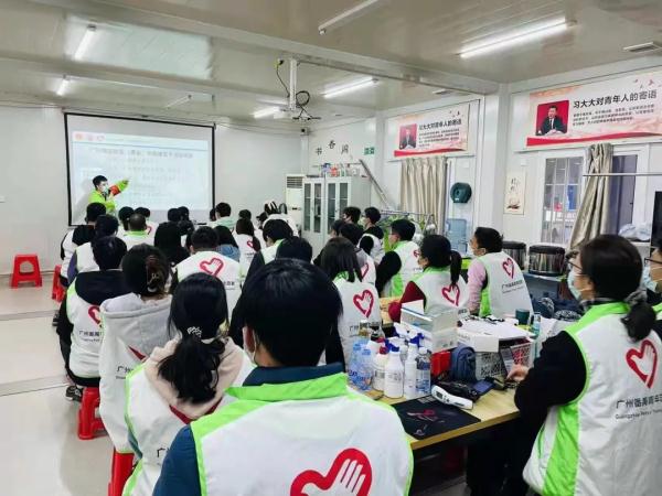 母女意外成“战友”！这次，橙蓝白红绿全出动了……