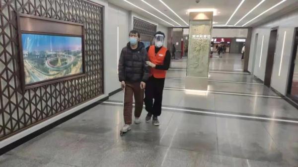 母女意外成“战友”！这次，橙蓝白红绿全出动了……