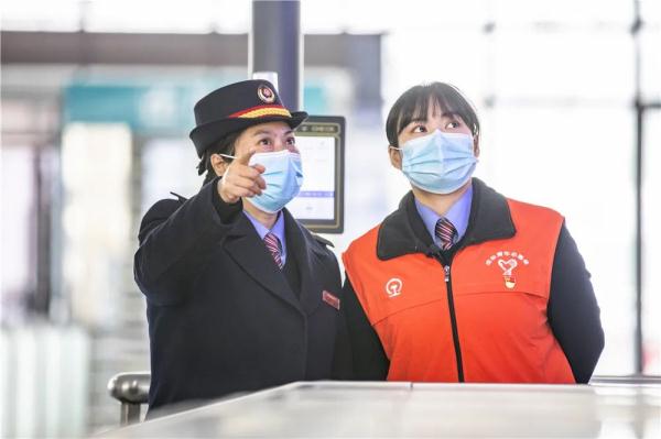 母女意外成“战友”！这次，橙蓝白红绿全出动了……