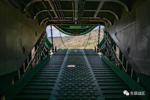 抢滩登陆,冲! 抢滩登陆,冲!