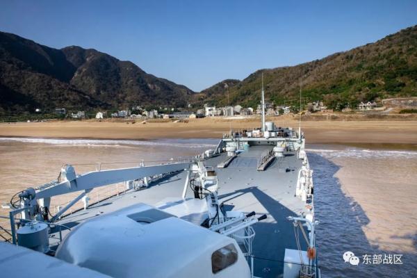 抢滩登陆,冲! 抢滩登陆,冲!