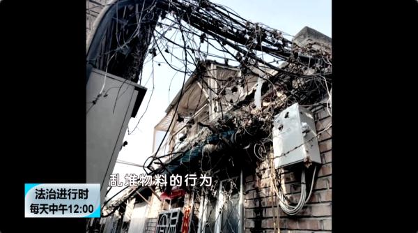 北京:胡同暗藏违建,隐患重重被拆 北京:胡同暗藏违建,隐患重重被拆