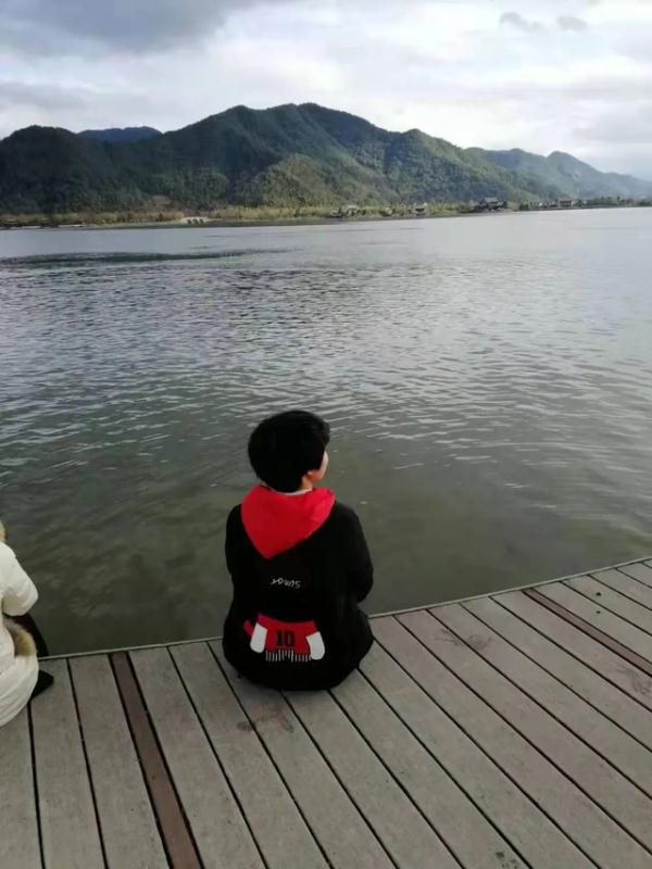 痛心!她走了,年仅21岁 痛心!她走了,年仅21岁