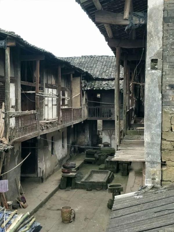 湖南媳妇打的第52个电话通了：希望何炅能收到我的照片