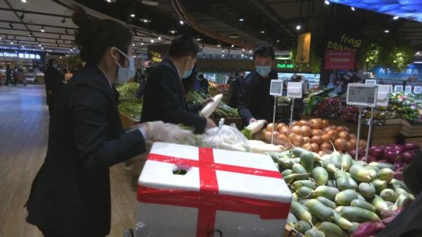 记者走访欧亚超市蔬菜区:一天多次配货 蔬菜量足价稳 记者走访欧亚超市蔬菜区:一天多次配货 蔬菜量足价稳
