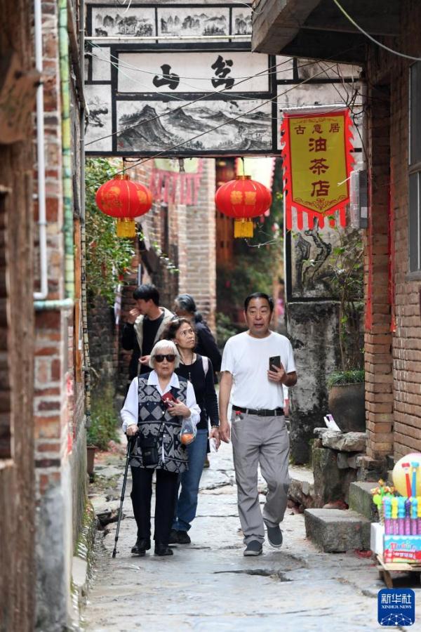 广西贺州:春暖乡村旅游热 广西贺州:春暖乡村旅游热