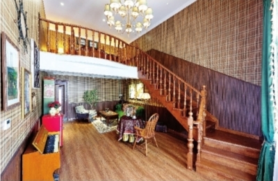 老房子里的影院主题公寓好像老电影片场