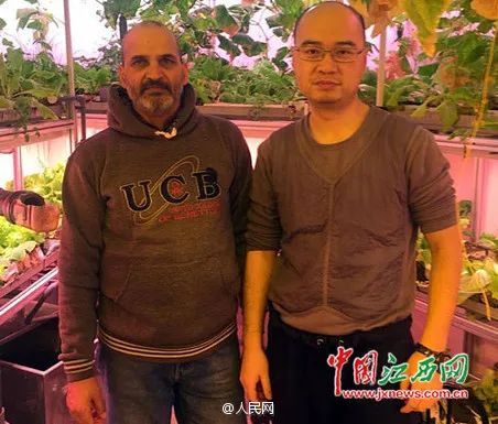 在南极，中国科考队把隔壁邻居馋哭了