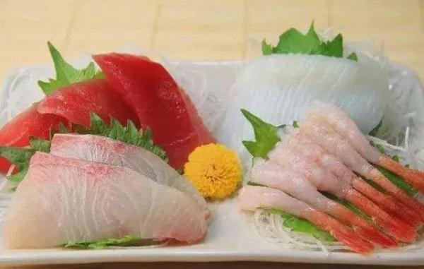 喝酒时为什么不能碰花生米？喝酒尽量少吃这4种“下酒菜”