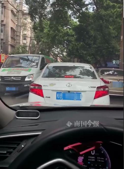 惊险！飞鹅路上斗气别车，两司机都被罚了！在调查时，他们这么说→