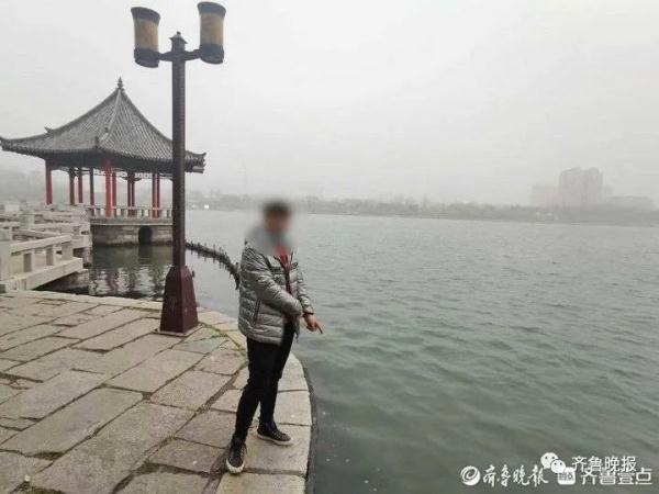 抓到了！有人偷钓大明湖20多斤重的胖鲤鱼，警方：拘13天