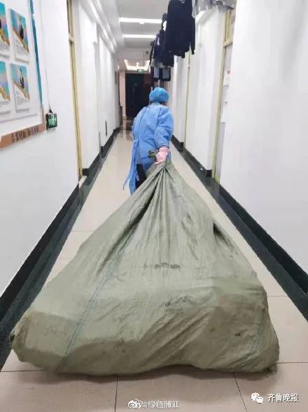 怕你饿又怕你胖！大学派体育生直播健身，网友：这课我也想上