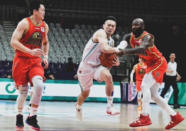 篮球 | CBA第三阶段：吉林九台农商银行胜青岛每日优鲜
