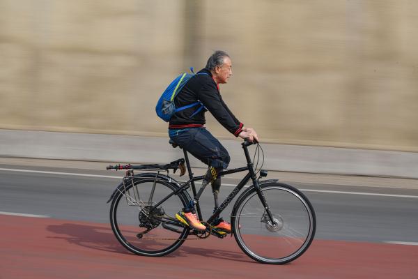 北京：无腿老人的珠峰梦