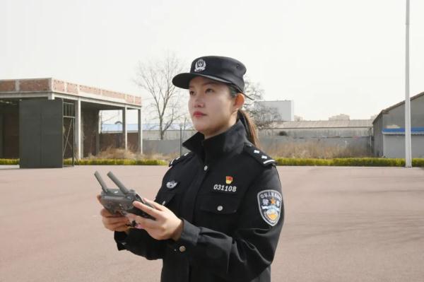 这群女警花，真棒！早安~