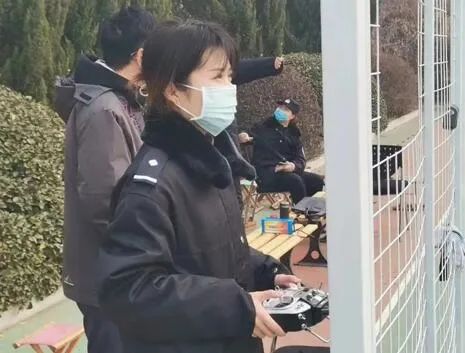 这群女警花，真棒！早安~