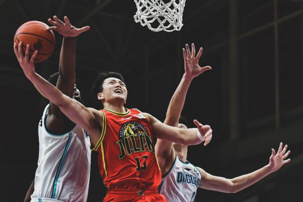 篮球 | CBA第三阶段：吉林九台农商银行胜青岛每日优鲜