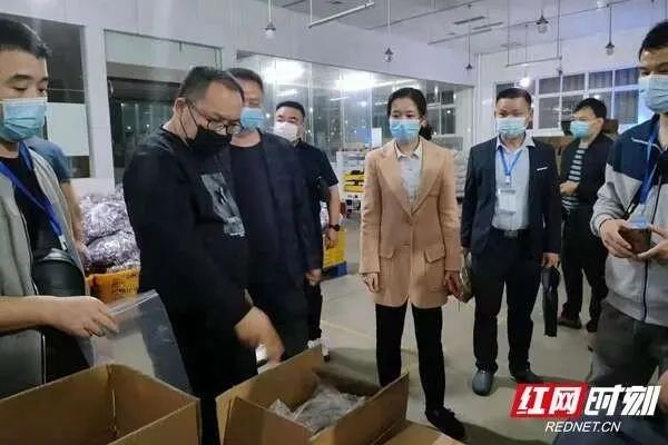 “土坑酸菜”被曝光，插旗菜业7年前就被指脏乱差！多家企业发声明→
