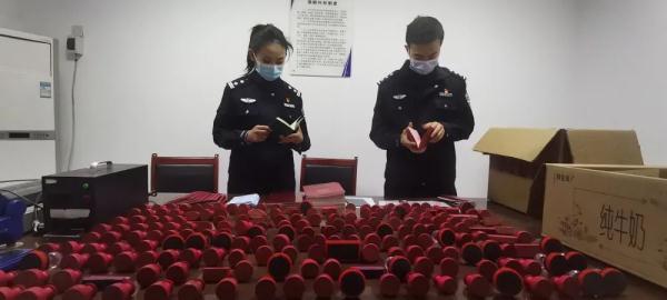 一女子翻丈夫包，竟翻出离婚证！还牵出一窝点……