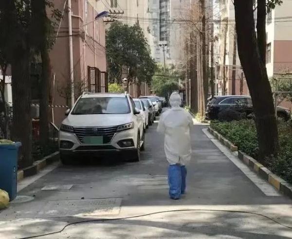 上海肿瘤医院附近有化疗病人小区被封无法治疗，怎么办？