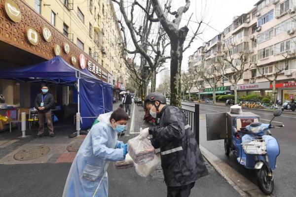 上海肿瘤医院附近有化疗病人小区被封无法治疗，怎么办？