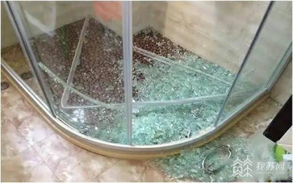 洗澡时淋浴房玻璃爆裂,谁来赔偿?法院:销售方、玻璃厂承担连带赔偿责任 洗澡时淋浴房玻璃爆裂,谁来赔偿?法院:销售方、玻璃厂承担连带赔偿责任
