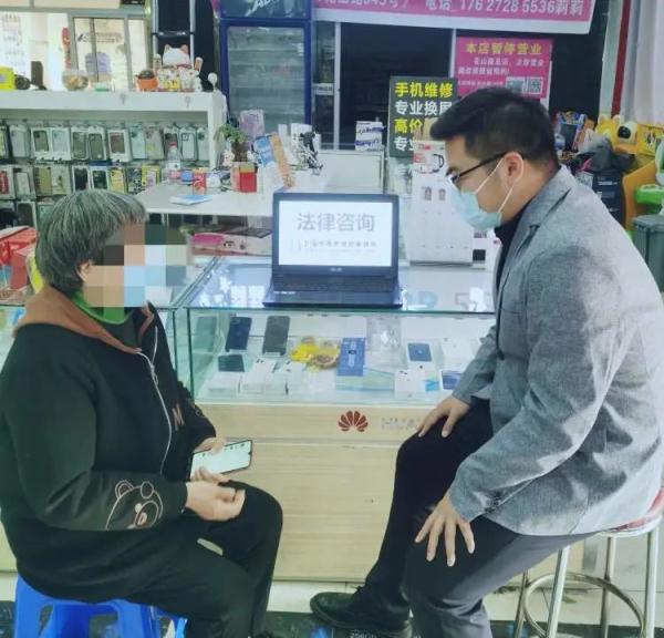 27岁律政小伙被封菜场48小时,摆摊“法律咨询”却成相亲角? 27岁律政小伙被封菜场48小时,摆摊“法律咨询”却成相亲角?