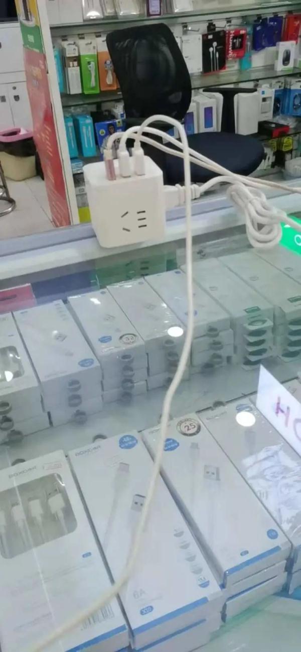 27岁律政小伙被封菜场48小时,摆摊“法律咨询”却成相亲角? 27岁律政小伙被封菜场48小时,摆摊“法律咨询”却成相亲角?