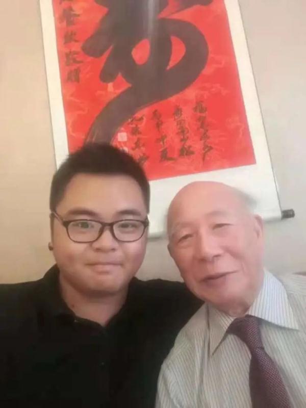 27岁律政小伙被封菜场48小时,摆摊“法律咨询”却成相亲角? 27岁律政小伙被封菜场48小时,摆摊“法律咨询”却成相亲角?