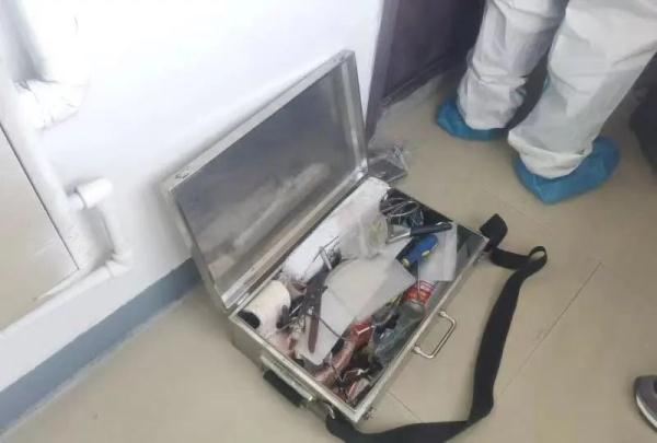 下楼测个核酸忘带钥匙！调度医生用“魔术”变出“大白”开锁匠
