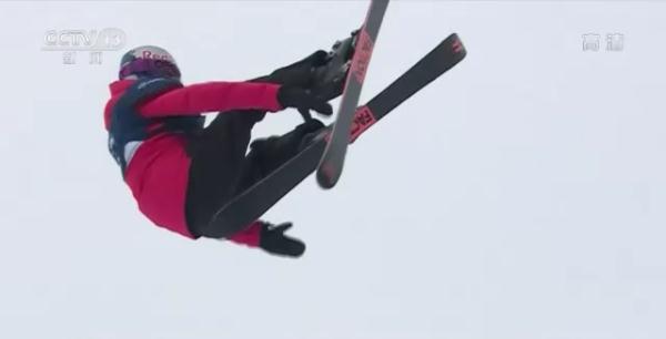 学滑冰、街头跑步……奥运之后谷爱凌还做了哪些事? 学滑冰、街头跑步……奥运之后谷爱凌还做了哪些事?