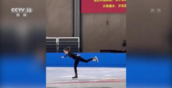 学滑冰、街头跑步……奥运之后谷爱凌还做了哪些事? 学滑冰、街头跑步……奥运之后谷爱凌还做了哪些事?