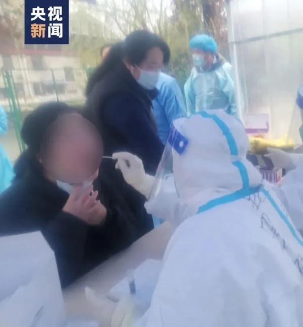 “老同学,原来是你!” “老同学,原来是你!”