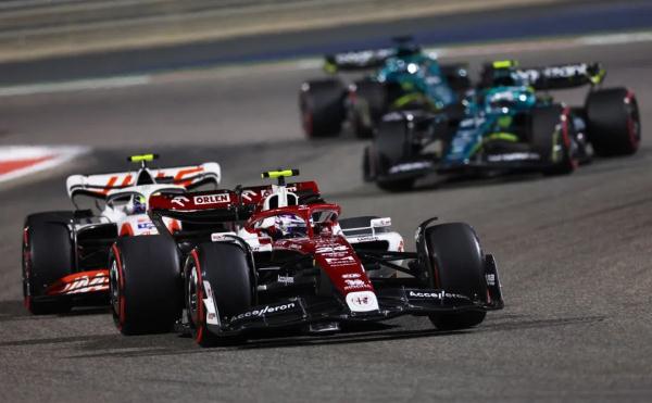 F1首秀拿分！周冠宇的第一步很亮眼