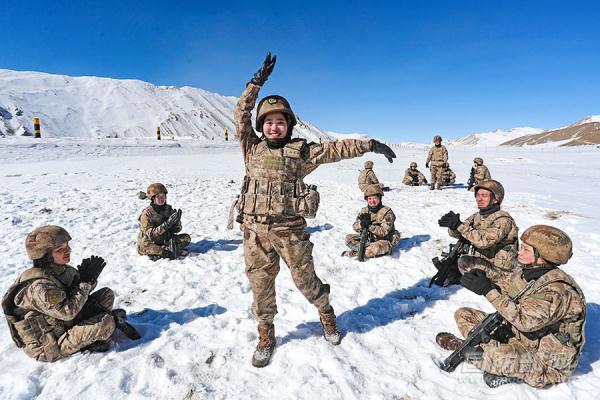 “我们上高原一年啦！”这群女兵用青春去邂逅、读懂、热爱