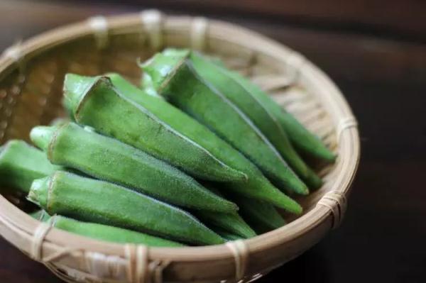 几块钱一斤的“秋葵”将夫妻俩吃进ICU?还分不清楚这些菜?快来看看! 几块钱一斤的“秋葵”将夫妻俩吃进ICU?还分不清楚这些菜?快来看看!