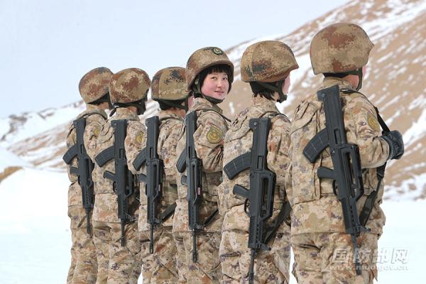 “我们上高原一年啦！”这群女兵用青春去邂逅、读懂、热爱